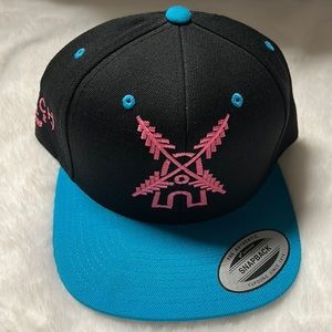 Snap back